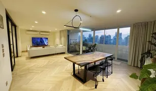 ขายคอนโด 2 ห้องนอน ใน คลองตันเหนือ, กรุงเทพมหานคร D.S. Tower 2 Sukhumvit 39