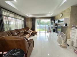 5 Schlafzimmer Villa zu verkaufen im Nantawan Srinakarin, Bang Mueang, Mueang Samut Prakan
