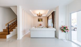 3 Bedrooms Townhouse for sale in Lat Sawai, Pathum Thani Yu Charoen 5