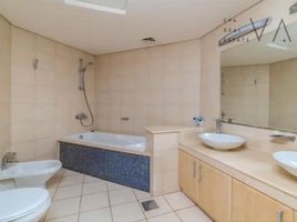 2 Bedroom Condo for sale at Al Msalli, Shoreline Apartments