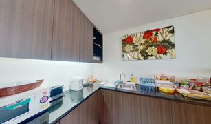 2 Bedrooms Condo for sale in Khlong Toei, Bangkok The Lakes