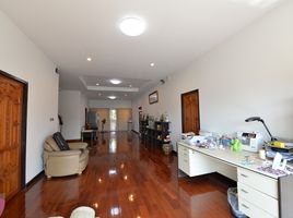 5 Bedroom House for sale in Chiang Mai Rajabhat University, Chang Phueak, Chang Phueak