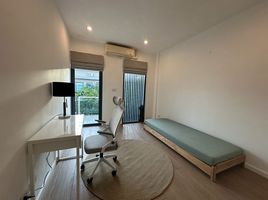 3 Schlafzimmer Reihenhaus zu vermieten im East Bangtao Ville, Thep Krasattri