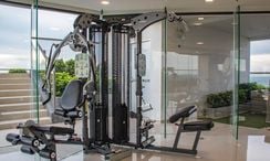 Фото 3 of the Communal Gym at The Peak Towers