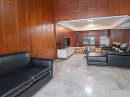 5 Bedroom Townhouse for rent at Ekkamai Villas , Khlong Tan Nuea, Watthana, Bangkok, Thailand