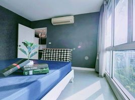 1 Schlafzimmer Wohnung zu verkaufen im D65 Condominium, Phra Khanong Nuea