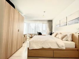 2 Bedroom Condo for rent at Life One Wireless, Lumphini