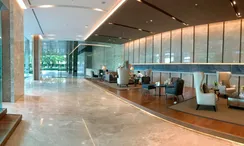 写真 2 of the Reception / Lobby Area at 333 Riverside