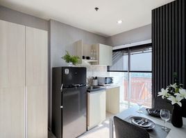 1 спален Квартира на продажу в Aspire Sathorn-Taksin, Bang Kho