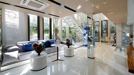 Fotos 1 of the Reception / Lobby Area at Walden Asoke