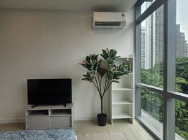 1 Bedroom Condo for rent at The Room Sukhumvit 21, Khlong Toei Nuea