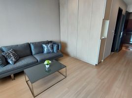 Studio Wohnung zu verkaufen im Sky Walk Residences, Phra Khanong Nuea