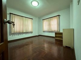 4 Bedroom House for sale at Baan Krisana Garden Home, Sala Ya