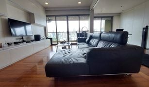 2 Bedrooms Condo for sale in Khlong Toei, Bangkok The Lakes