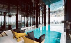 图片 2 of the Communal Pool at Ideo Q Victory