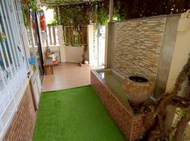 2 Bedroom Townhouse for sale at Chokchai Village 7, Nong Prue