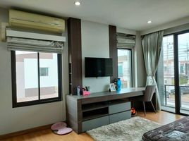 5 Bedroom House for sale at Baan D Bangtorad, Bang Thorat, Mueang Samut Sakhon