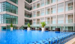 Фото 2 of the Communal Pool at The Cloud