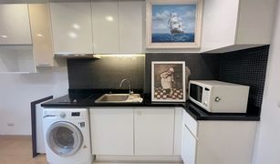 2 Bedrooms Condo for sale in Maha Phruettharam, Bangkok Vertiq