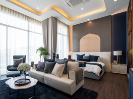 4 Bedroom Villa for sale at Bangkok Boulevard Ramkhamhaeng-Wongwaen, Saphan Sung, Saphan Sung