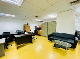 188.85 m² Office for rent at Ocean Tower 2, Khlong Toei Nuea