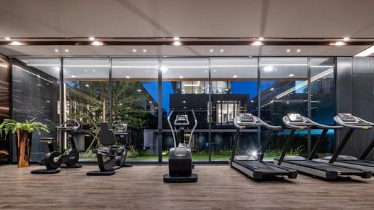 Фото 1 of the Communal Gym at Issara Residence Rama 9