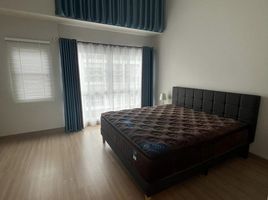 6 Schlafzimmer Reihenhaus zu verkaufen im Baan Akara Ramkhamhaeng, Saphan Sung, Saphan Sung, Bangkok