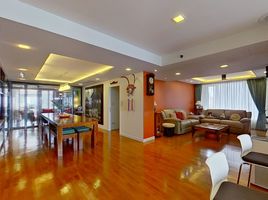 2 Bedroom Apartment for sale at Baan Piya Sathorn, Thung Mahamek, Sathon