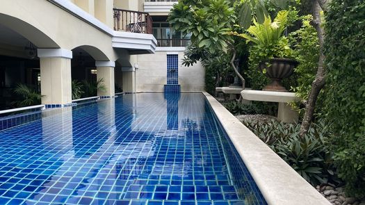 3D Walkthrough of the Communal Pool at The Cadogan Private Residences