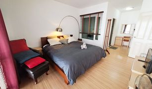 2 Bedrooms Condo for sale in Sam Sen Nok, Bangkok A Space Play
