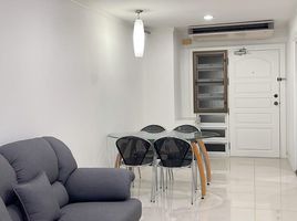 1 спален Кондо в аренду в Supalai Place, Khlong Tan Nuea