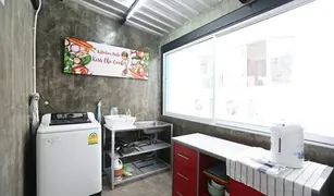 Торговые площади, 5 спальни на продажу в Phra Khanong, Бангкок 