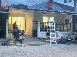 3 Schlafzimmer Reihenhaus zu verkaufen im Chaofah KT Nabon, Chalong, Phuket Town