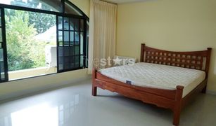 Дом, 3 спальни на продажу в Khlong Toei Nuea, Бангкок Moo Baan Chicha Castle