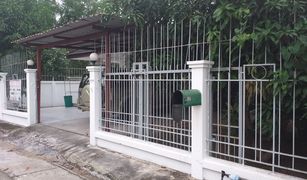 2 chambres Maison a vendre à Lam Phak Kut, Pathum Thani Phet Chompu 2 Village