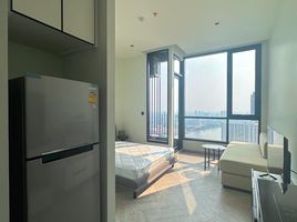 Studio Apartment for rent at Chapter Charoennakorn-Riverside, Bang Lamphu Lang, Khlong San