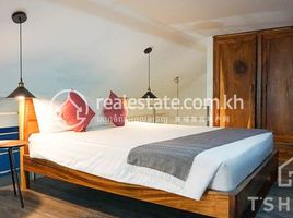 1 Schlafzimmer Appartement zu vermieten im Western Duplex Style 1 Bedroom Apartment for Rent in BKK3 Area, Tonle Basak