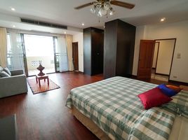 3 Bedroom Apartment for rent at Raintree Village Apartment, Khlong Tan Nuea