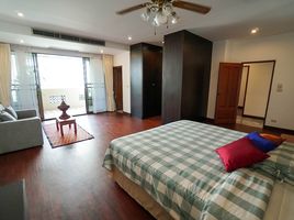 3 Schlafzimmer Appartement zu vermieten im Raintree Village Apartment, Khlong Tan Nuea