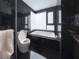 2 спален Кондо на продажу в Rhythm Sukhumvit 36-38, Khlong Tan