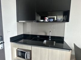 1 Schlafzimmer Appartement zu vermieten im Edge Sukhumvit 23, Khlong Toei Nuea