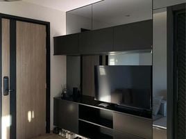 1 Schlafzimmer Wohnung zu verkaufen im Oka Haus, Khlong Tan, Khlong Toei, Bangkok, Thailand