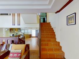 4 Bedroom Townhouse for sale at Baan Thai Villas , Nong Kae