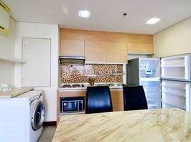 2 спален Кондо в аренду в Le Luk Condominium, Phra Khanong Nuea