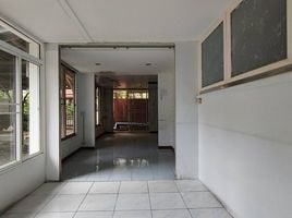 Studio Shophouse for rent in Asoke, Khlong Toei Nuea, Khlong Tan