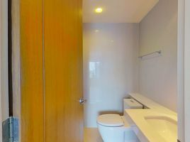 2 Bedroom Apartment for rent at The Royal Maneeya, Lumphini