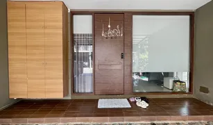 Таунхаус, 3 спальни на продажу в Bang Chak, Бангкок Lumpini Town Place Sukhumvit 62