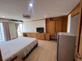 3 Bedroom Apartment for rent at Silom Suite, Si Lom