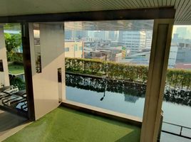 1 Bedroom Condo for rent at The Room BTS Wongwian Yai, Bang Lamphu Lang, Khlong San
