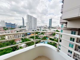 2 Bedroom Apartment for sale at Watermark Chaophraya, Bang Lamphu Lang, Khlong San, Bangkok